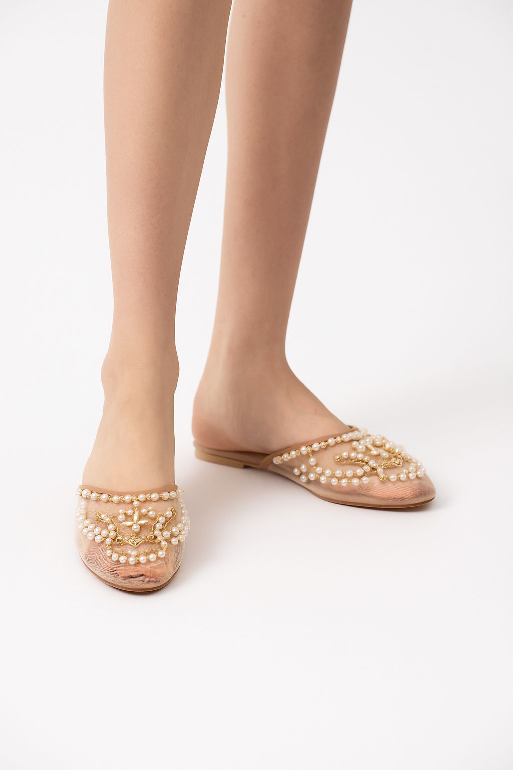 ZR Embroidered Pumps