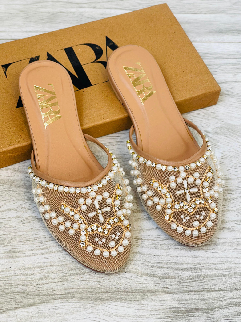 ZR Embroidered Pumps