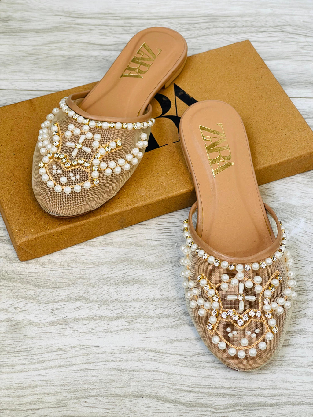 ZARA EMBROIDERED PUMPS*