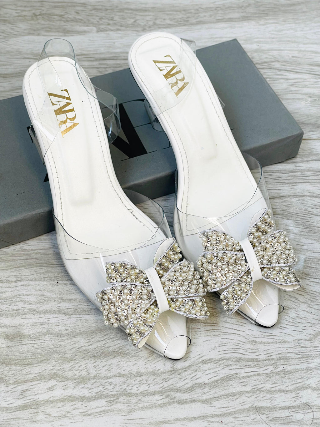 ZARA EMB BOW HEELS*