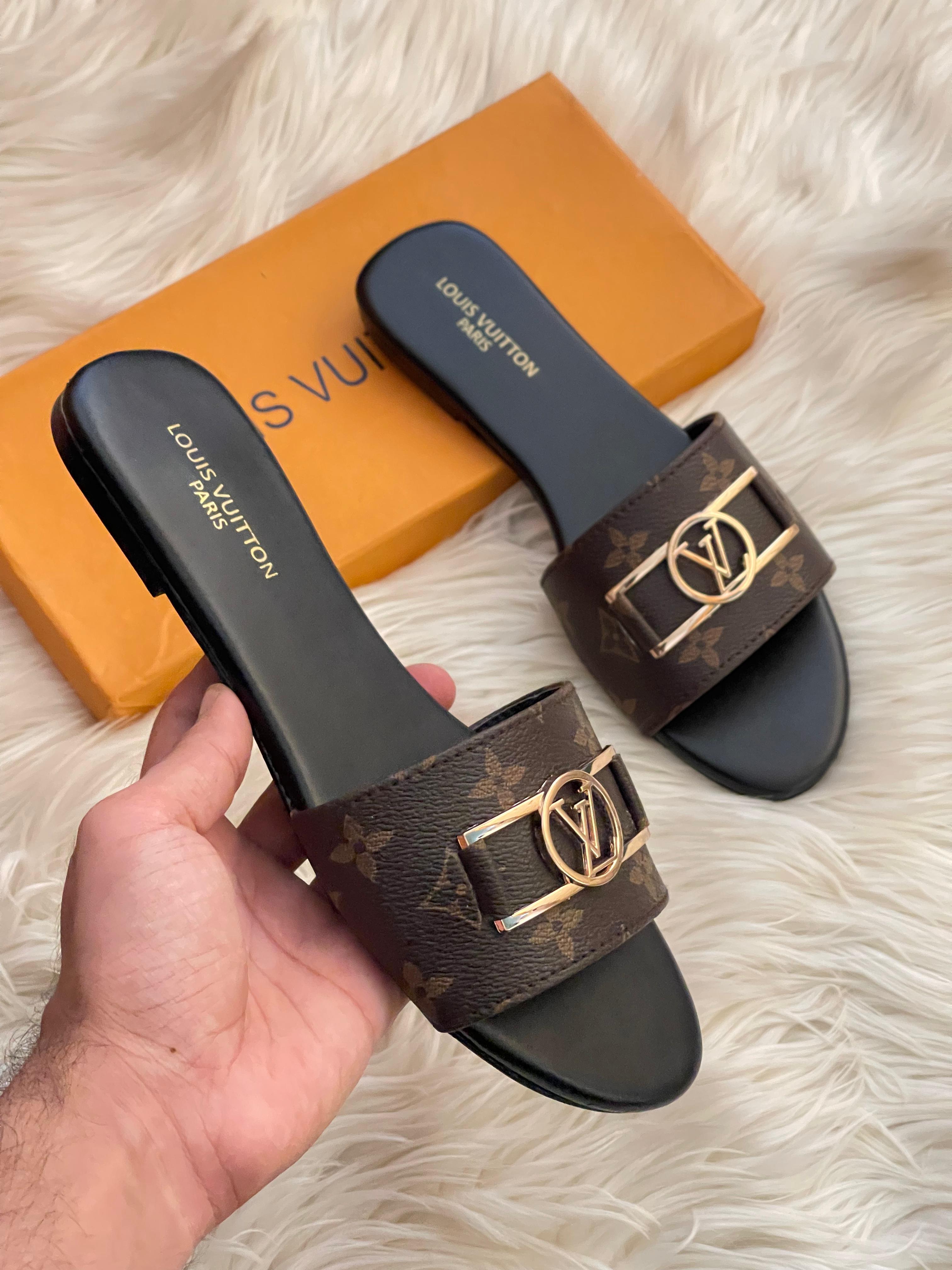 LV FLATS*