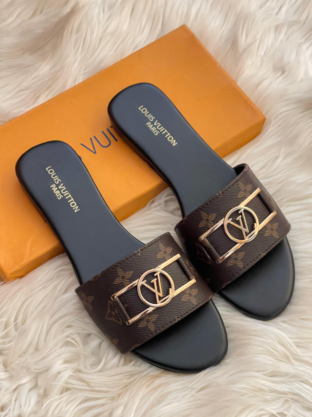 LV FLATS*